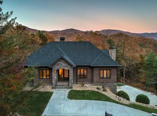 45 Fairview Hills Dr, Fairview, NC 28730