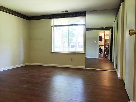 2nd image of 116 Glen Hollow Dr