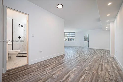 801 Brickell Bay Dr Photo 1