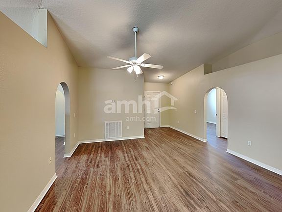 5th image of 165 King Arthur Court St
