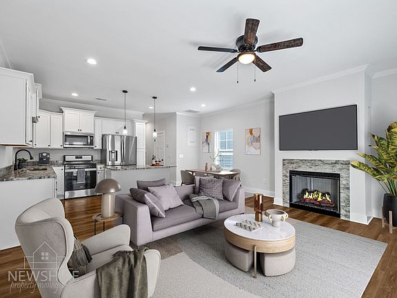 3rd image of 128 Oakwood Ave #Lp159