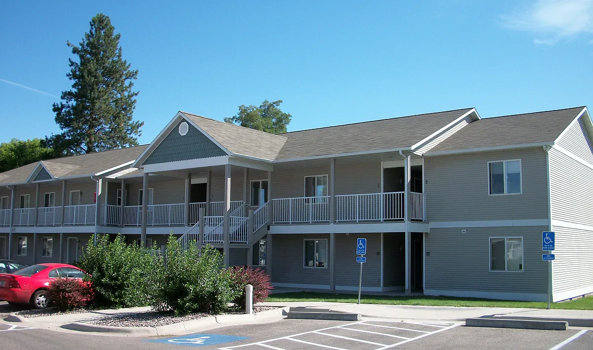 Building Photo - Wolf Glen Apartments