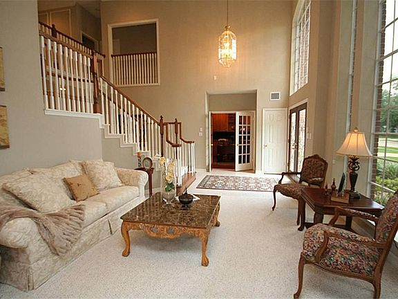 3rd image of 66 Orchard Falls Dr