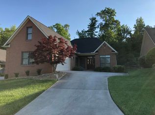 220 Valley View Dr, Lenoir City, TN 37772