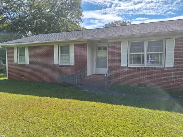 97 Edgewood Cir, Clinton, SC 29325