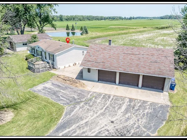 N5690 Boelter Rd, Shiocton, WI 54170