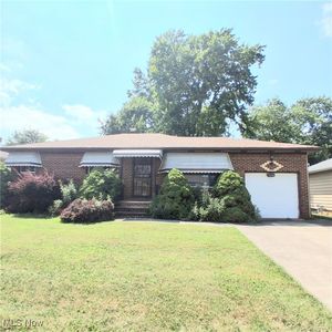 7330 Maplewood Rd, Parma, OH, 44130