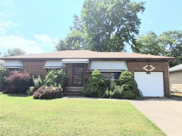 7330 Maplewood Rd, Parma, OH 44130