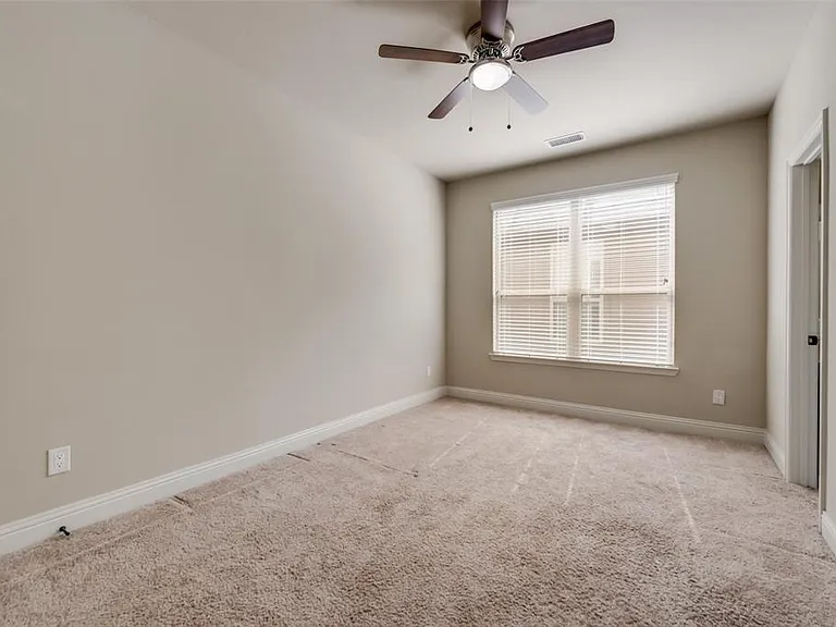 4213 Broadway Ave — Photo 17
