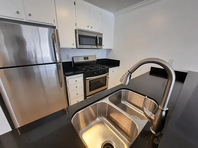 7523 Hollywood Blvd — Photo 29