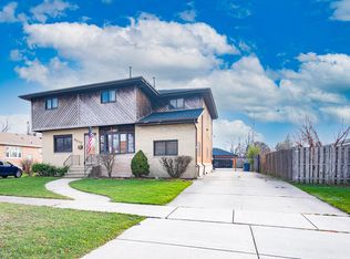 5917 W 98th St, Oak Lawn, IL 60453