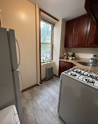 Rented by Compass | media 18