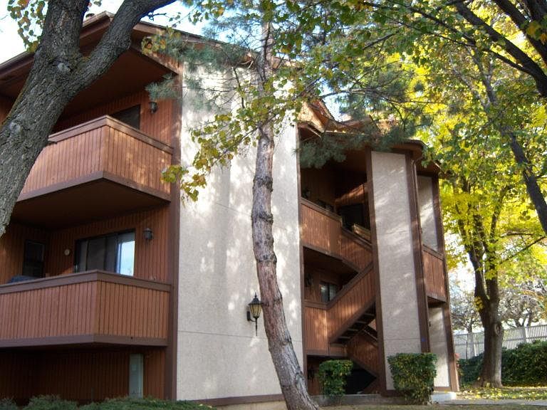 Nice buildings and landscaping. 