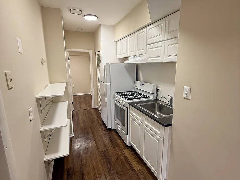 1504 Isherwood St NE — Photo 9