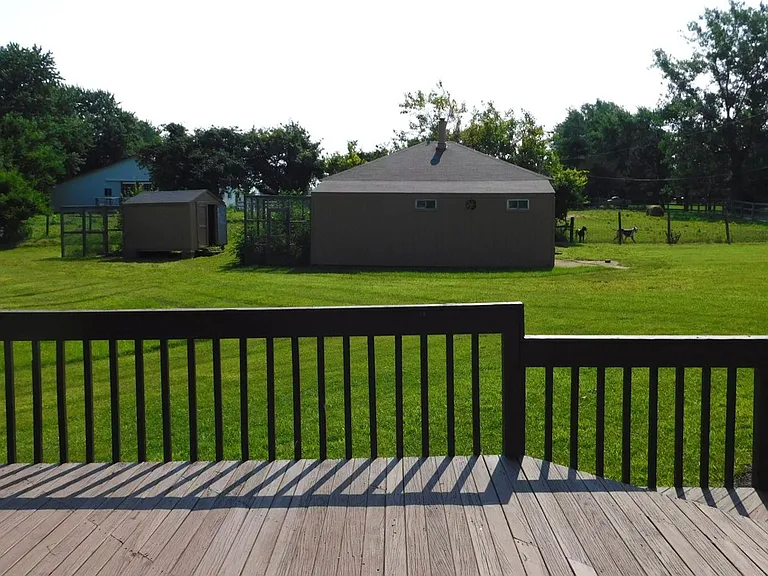 7608 Kyles Station Rd — Photo 4