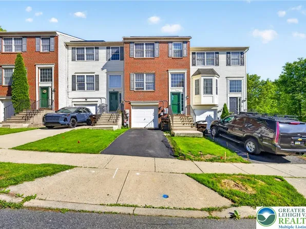 120 N Oak St, Freemansburg, PA 18017