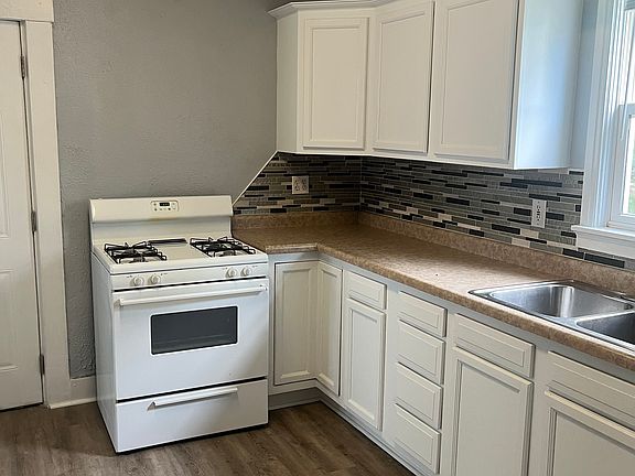 2nd image of 138 N 31st Ave #2