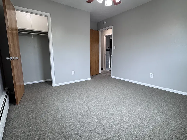 400 Riverside Dr #27 — Photo 9