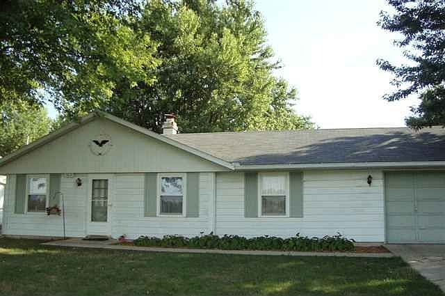 1st image of 3021 N Belmont Dr