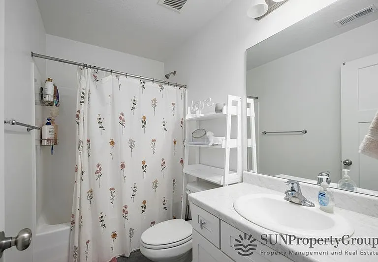 288 W 730 N — Photo 17