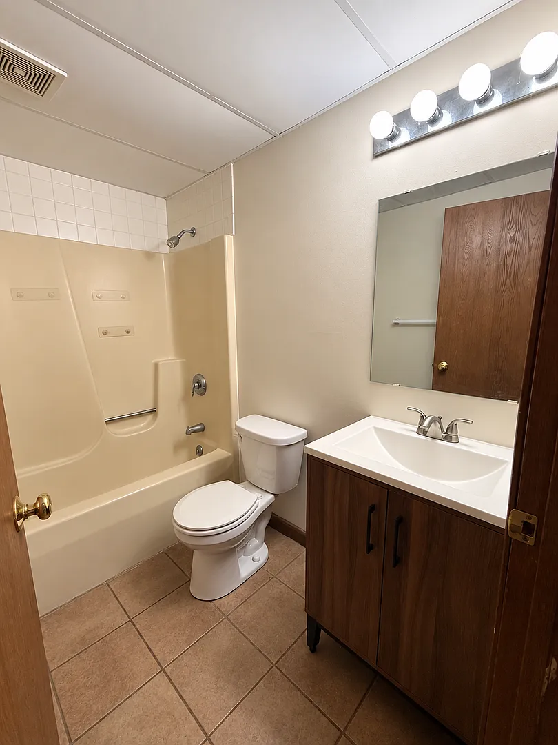 608 Johns Drive — Photo 4
