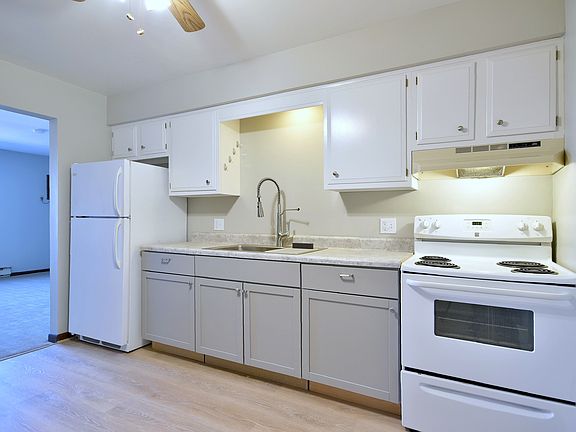 2nd image of 46W524 Main St #0