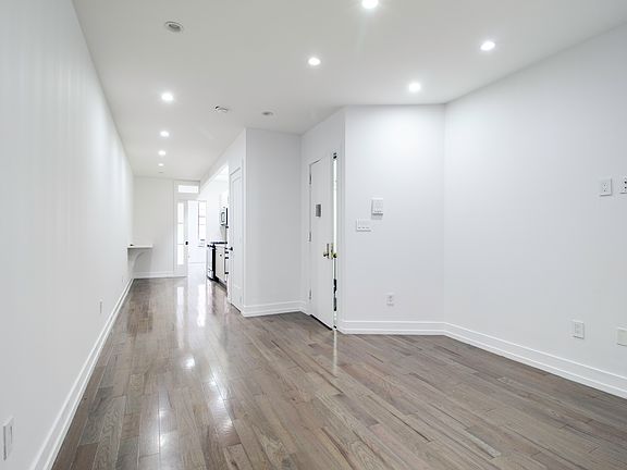 4th image of 407 Amsterdam Ave APT 4S