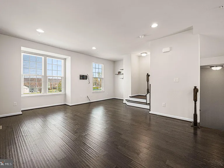 126 Cricket Dr — Photo 4