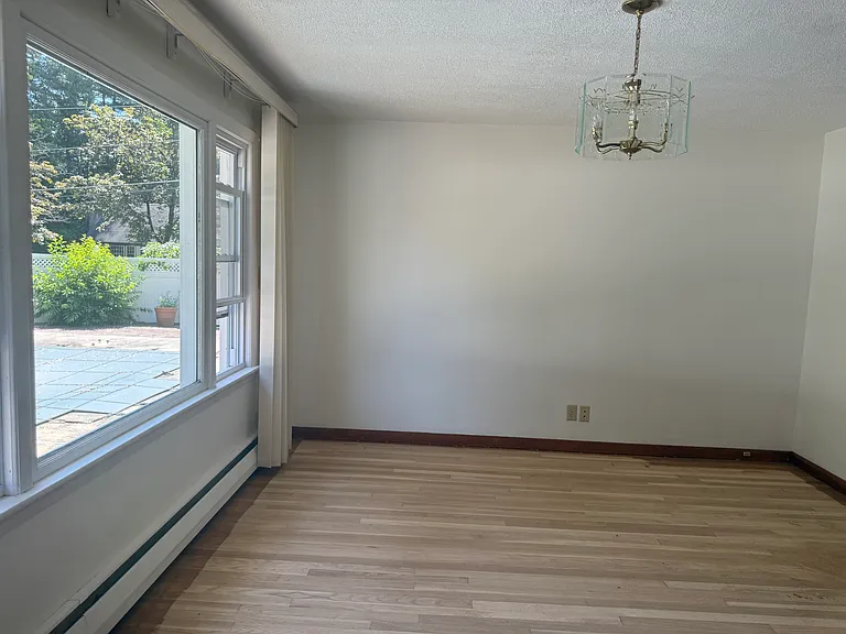 2 Sherwood Dr — Photo 8