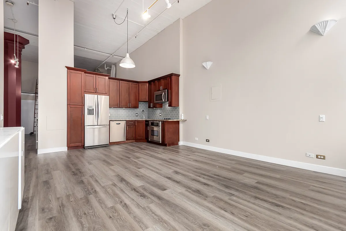 Building Photo - 720 16th St #207