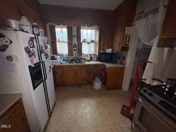 2nd image of 414 Raleigh St