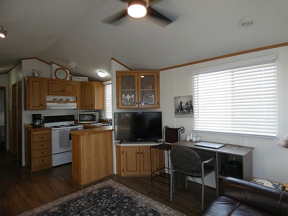 4th image of 1110 N Henness Rd #902