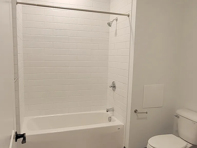 121 Penn Ave #202 — Photo 3