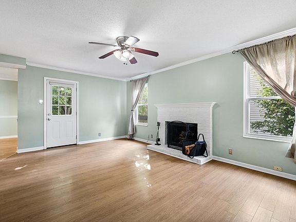 3rd image of 509 Confederate Dr