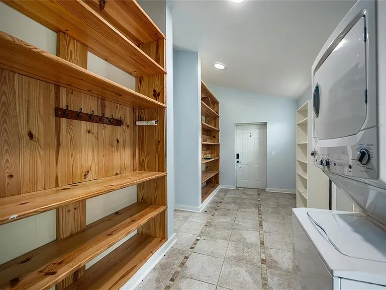 1421 NW 30th St — Photo 34