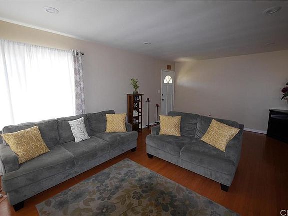 3rd image of 327 E Collins Ave