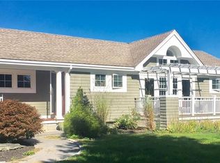 62 Bramans Ln, Portsmouth, RI 02871