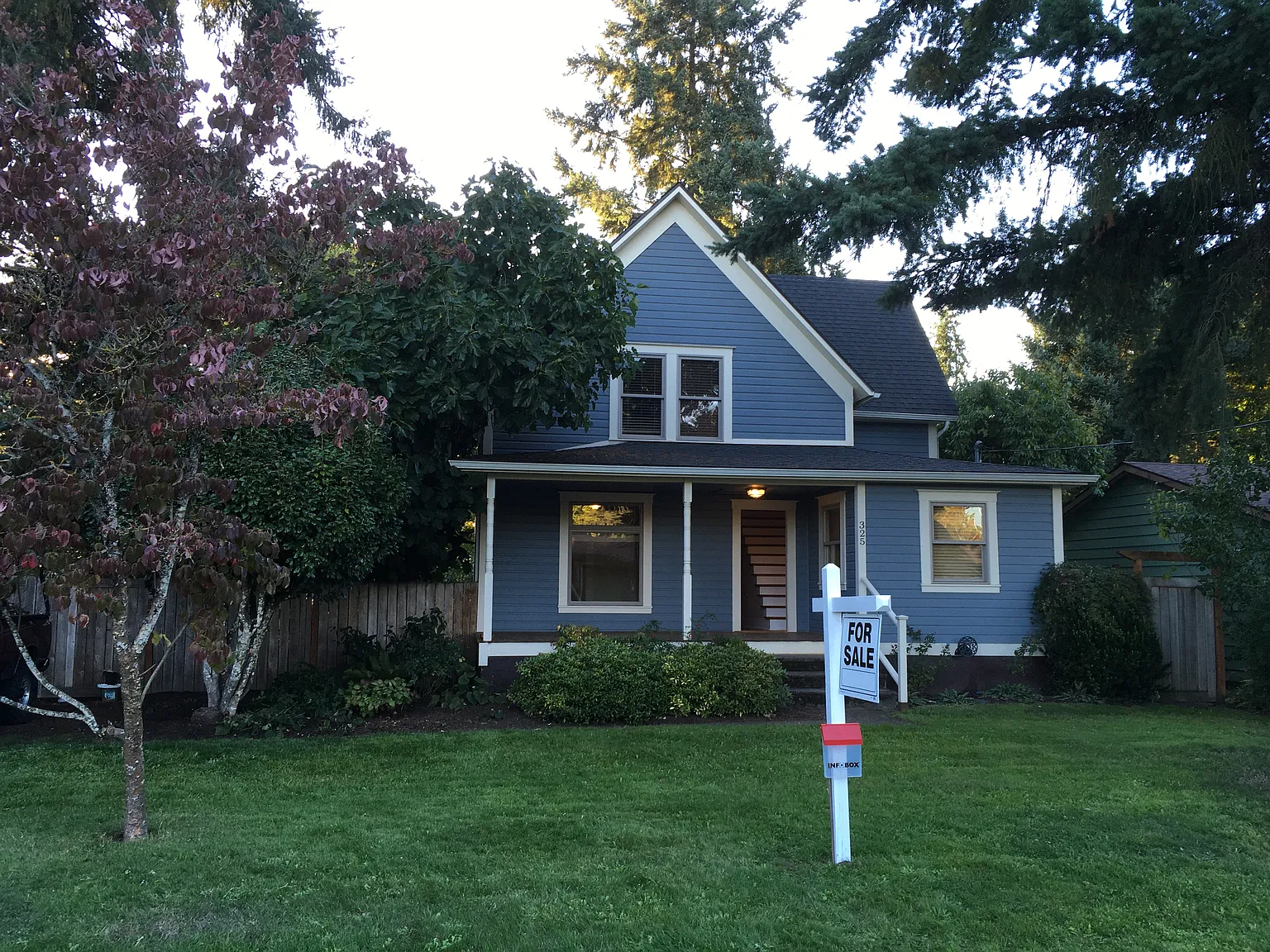 325 NW Wallace Way photo 1