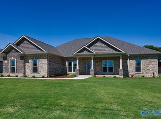 104 Grace Branch Dr, Meridianville, AL 35759