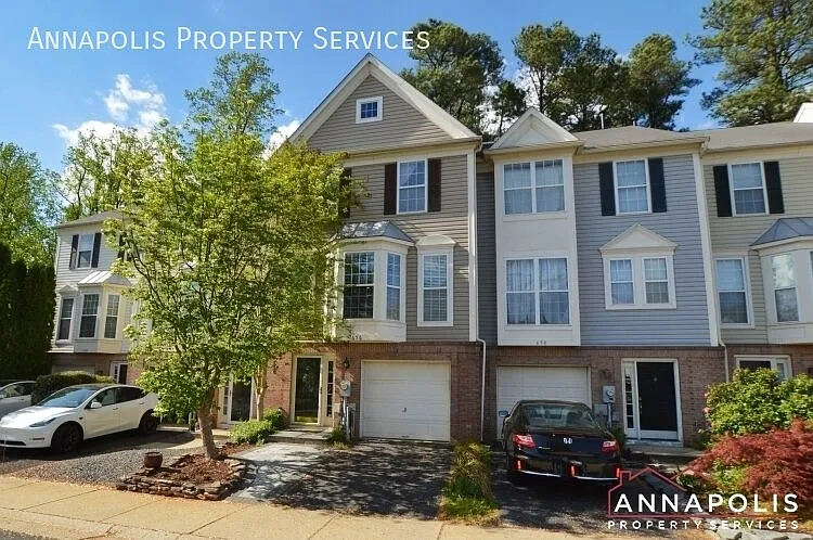 656 howards loop — Photo 1