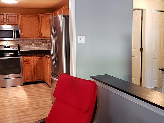 5th image of 311 Jennifer Dr