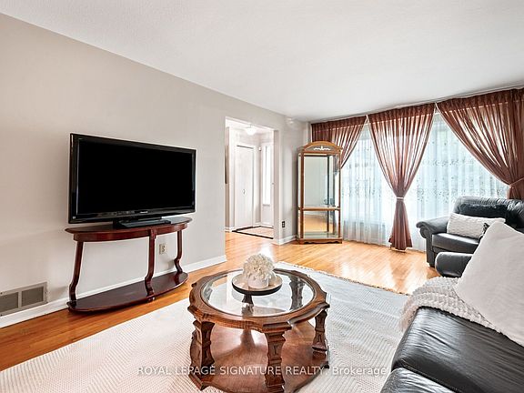 5th image of 1142 Alexandra Ave