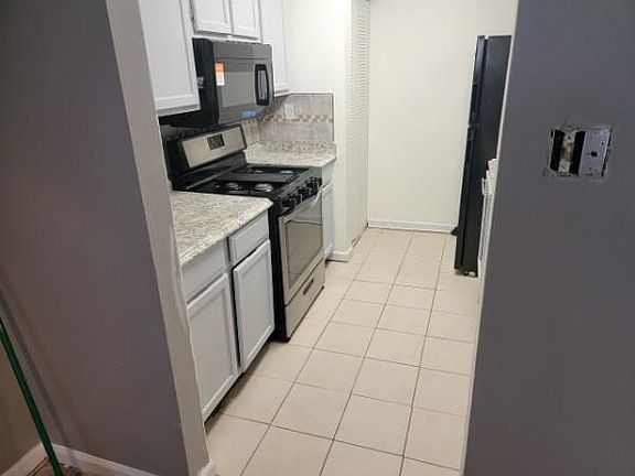5th image of 10103 Northeast Ave APT 33