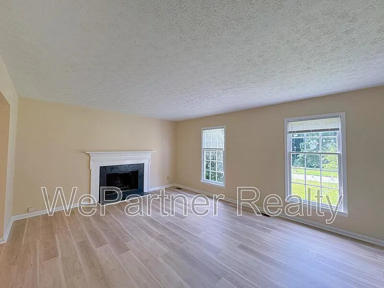 5332 Winslow Xing — Photo 3
