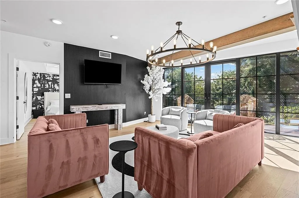 3 bed, 3.0 bath, 1966 sqft, $4,395 — Photo 3