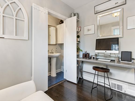 5th image of 1121 Powhatan St #1