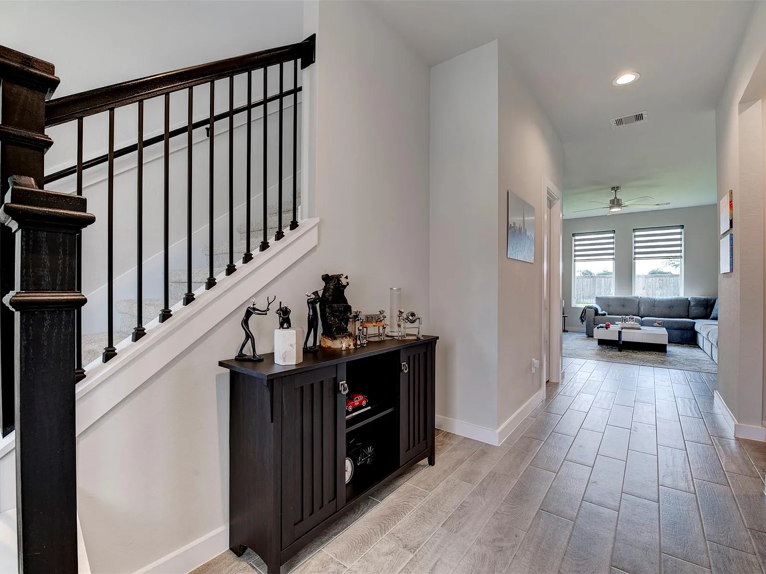 3 bed, 2.5 bath, 1865 sqft, $2,595 — Photo 3