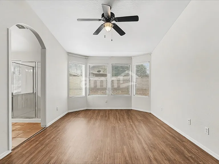 717 W Beth Dr — Photo 8