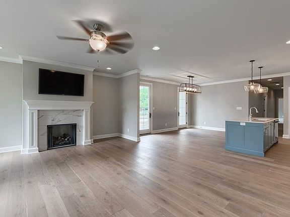 2nd image of 1113 Hill Ave