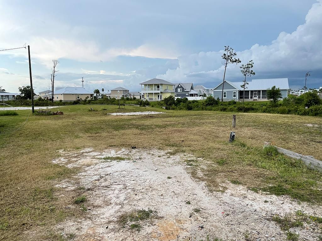 121 15th St, Mexico Beach, FL 32456 Zillow